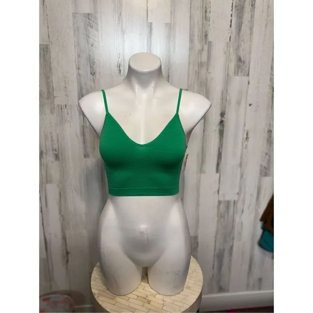 Green tank top - Picture 2 of 6